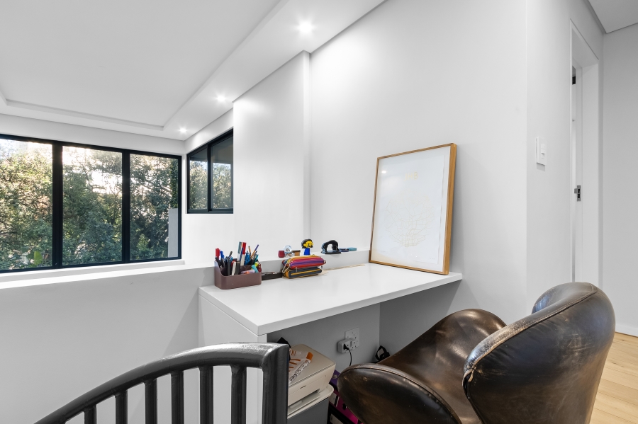 2 Bedroom Property for Sale in Sea Point Western Cape